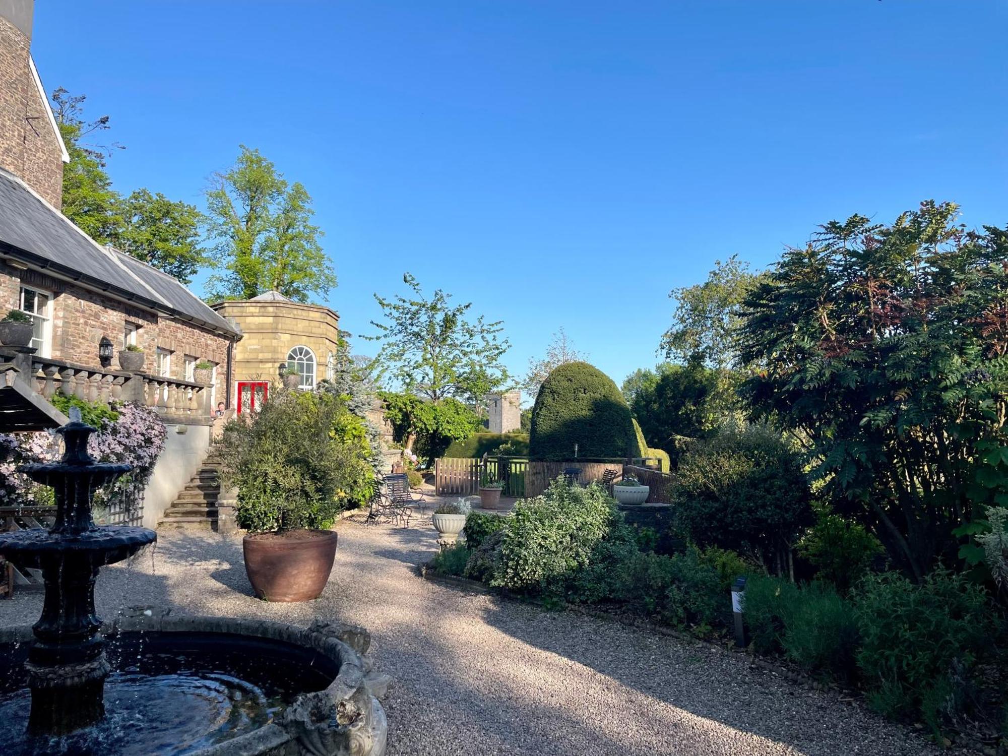 Peterstone Court Country House Restaurant & Spa Brecon Buitenkant foto