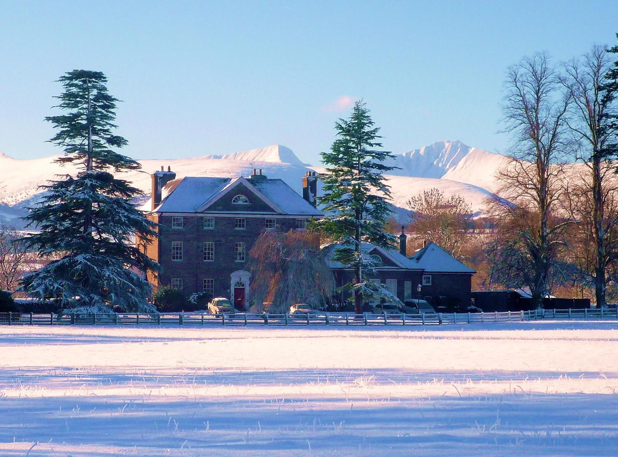 Peterstone Court Country House Restaurant & Spa Brecon Buitenkant foto